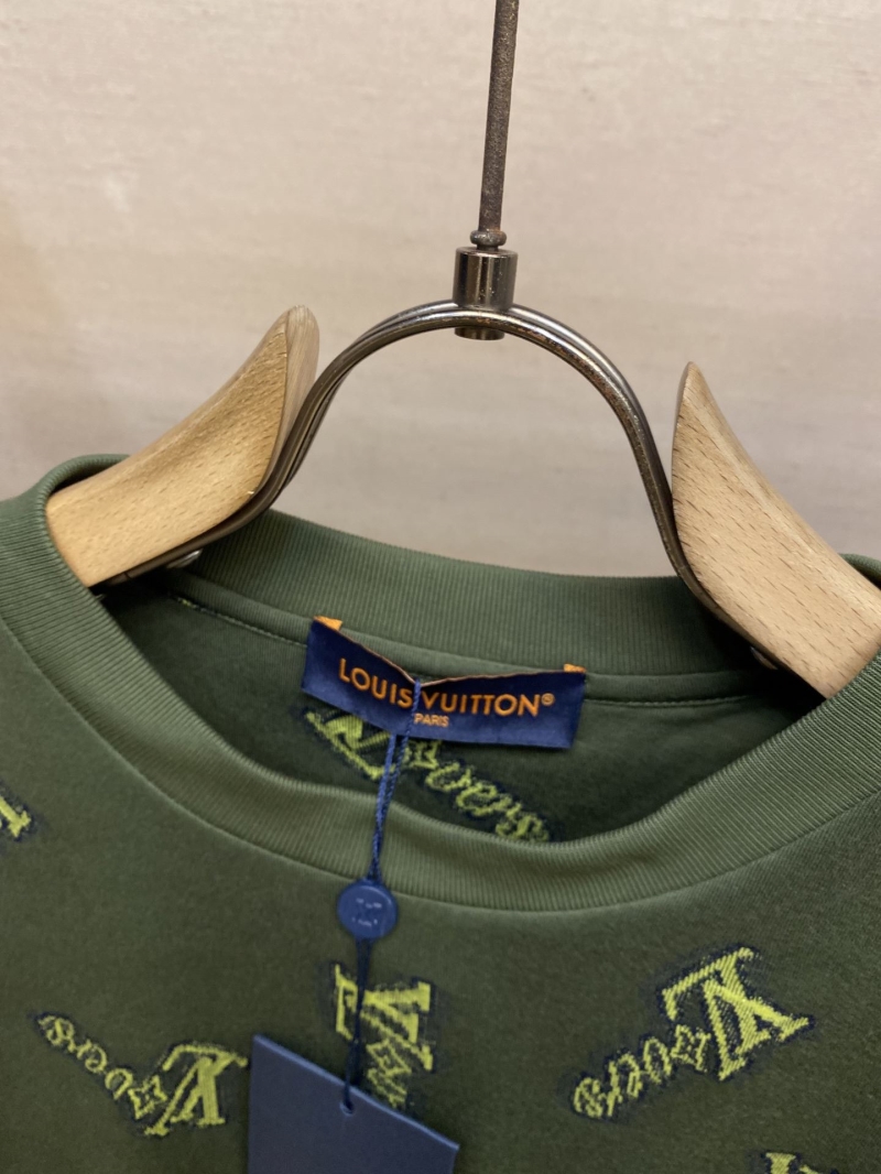 l0vis Vvtt0n shirt